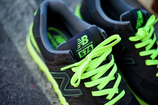 New Balance 574 Black/Neon