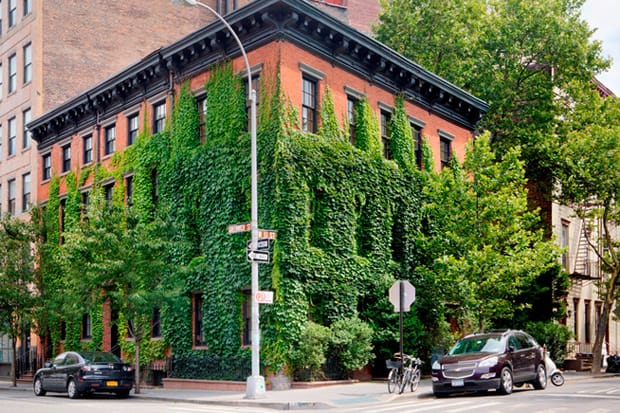 Famed Photographer Annie Leibovitz Lists Her $33 Million Home in the West Village