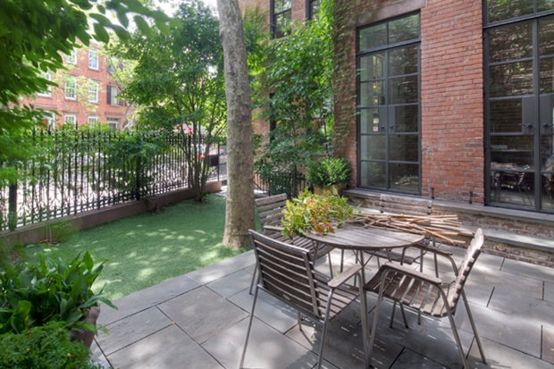 Famed Photographer Annie Leibovitz Lists Her $33 Million Home in the West Village