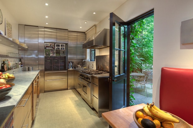 Famed Photographer Annie Leibovitz Lists Her $33 Million Home in the West Village