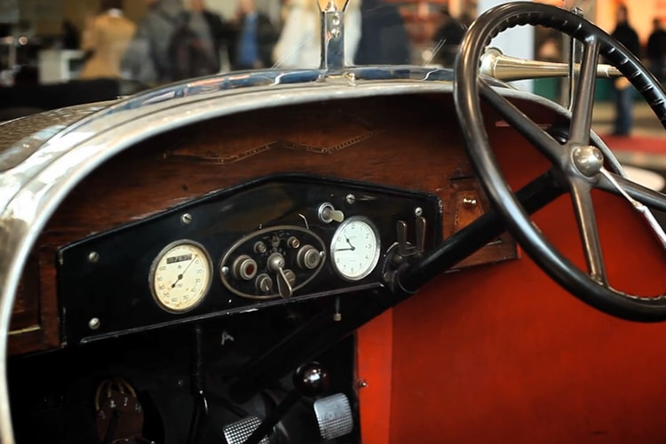 Restoring Vintage Automobile Radios with Petrolicious