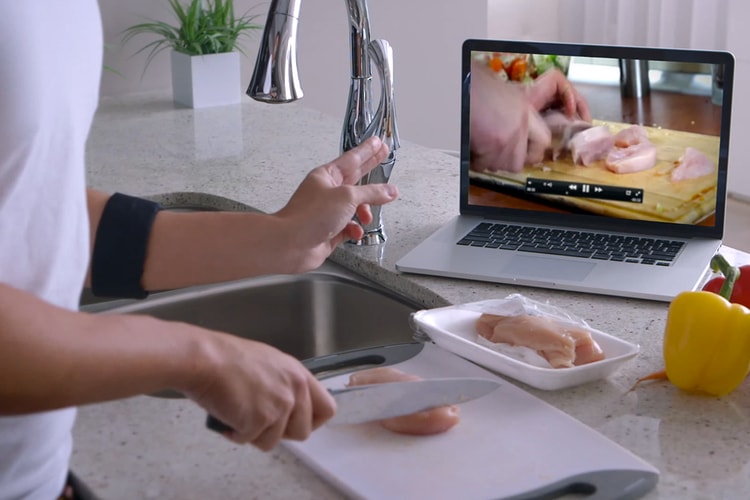 MYO Wearable Gesture Control by Thalmic Labs