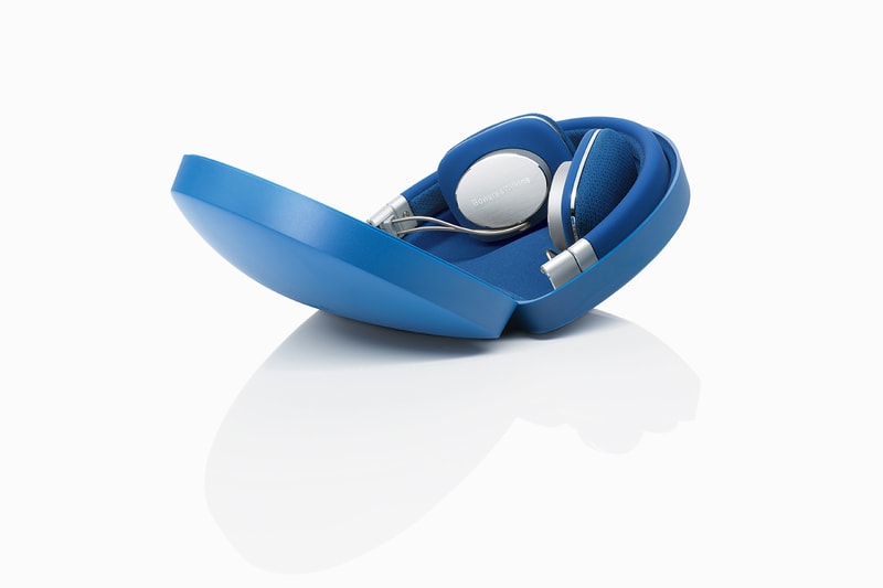Bowers & Wilkins P3 Headphones in Blue