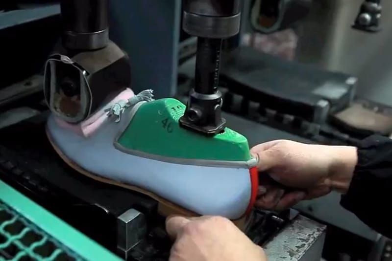 Del Toro Highlights its Handmade Italian Footwear Production 