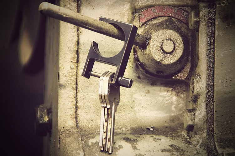 J.L. Lawson & Co. “M II – Unlimited” Opener/Shackle