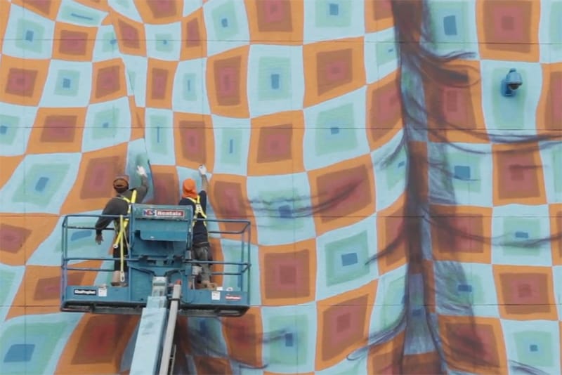 MOCAtv: Os Gemeos - Art in the Streets