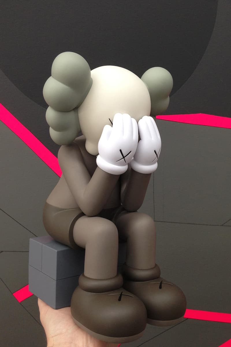 OriginalFake KAWS Companion "Passing Through" Grey