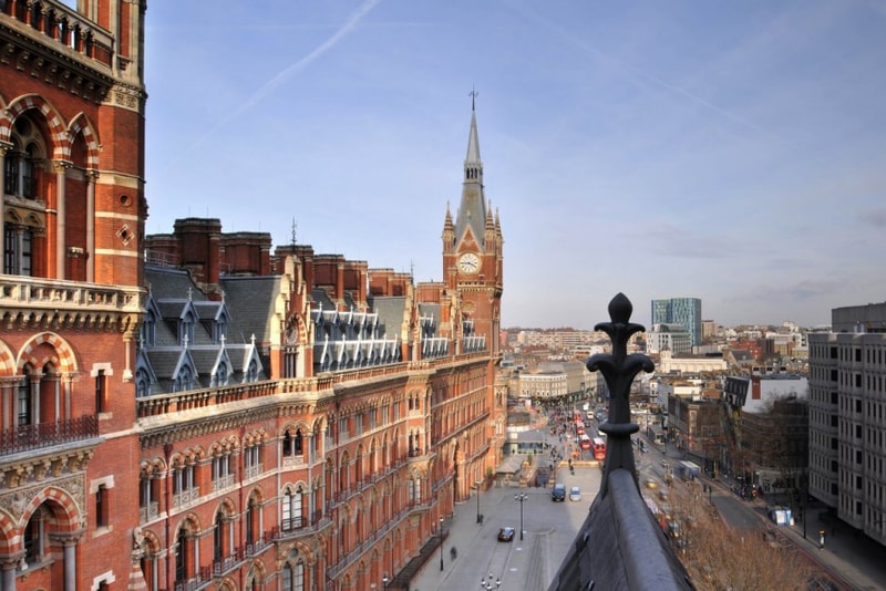 St. Pancras Chambers Penthouse Apartment by TG-Studio
