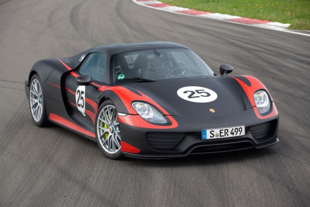 A Look At the 2015 Porsche 918 Spyder Hybrid