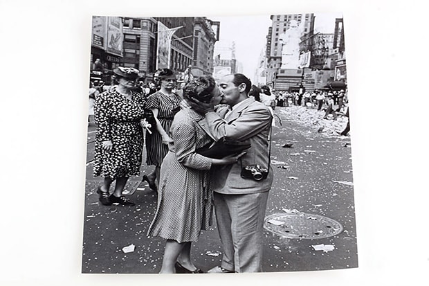 Alfred Eisenstaedt's Leica IIIa Rangefinder Sells for €114,000 EUR