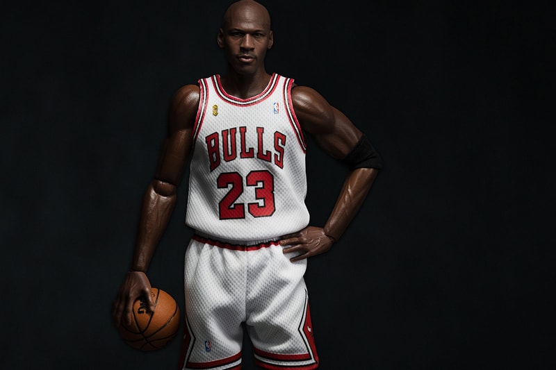 ENTERBAY's Michael Jordan 1/6 Scale "HK-Kicks.com 10th Anniversary" Exclusive Figurine