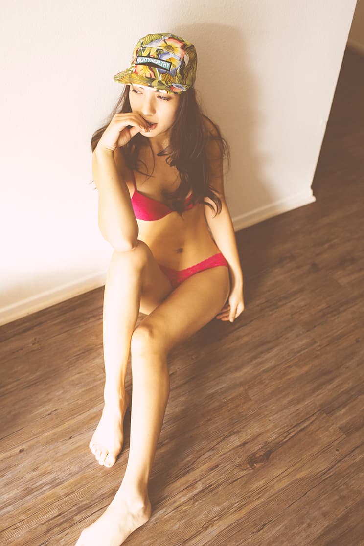 Van Styles: Day of Photos with Ashley Chung - Set 1