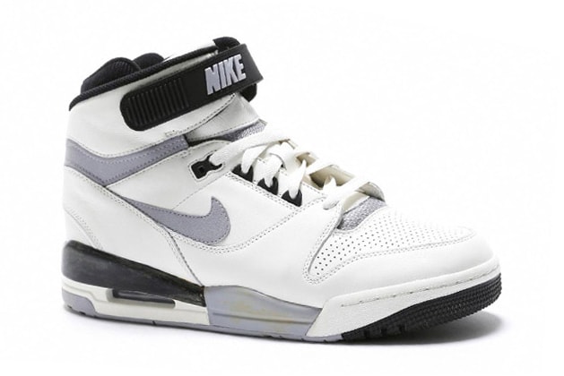 Nike Air Revolution VNTG QS