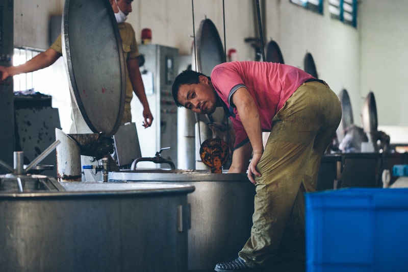 Everlane Presents a Look Into Its Chinese Factories 