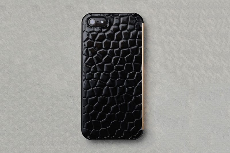 Kate Moss Unveils "Fashion Tech" Accessories Collection