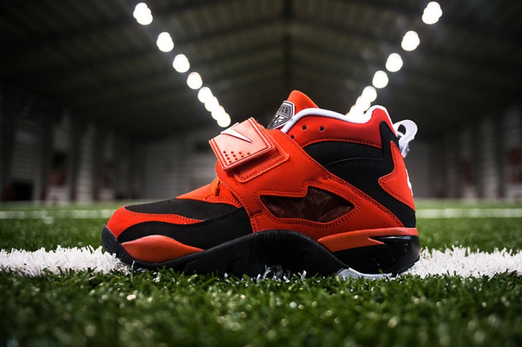 Nike Air Diamond Turf "Challenge Red"
