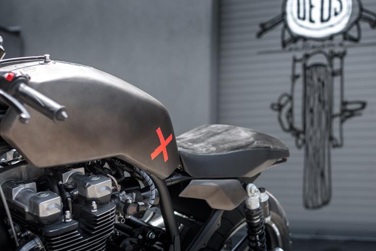 Yard Built Yamaha XJR1300 Project X by Deus Ex Machina