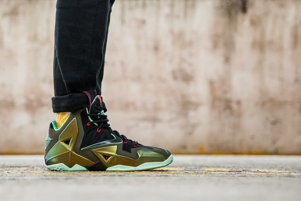 Mens LeBron XI What The Basketball Sneakers Multicolor Graffiti & South  Beach Design, Sizes 7 12 From Come_on_shop, $34.55 | DHgate.Com