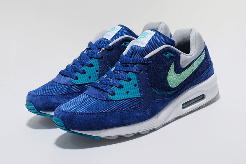 size? x Nike Air Max Light "Cement" Pack