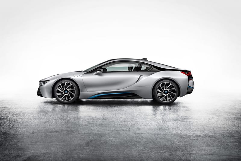BMW Debuts the i8 Hybrid Sportscar