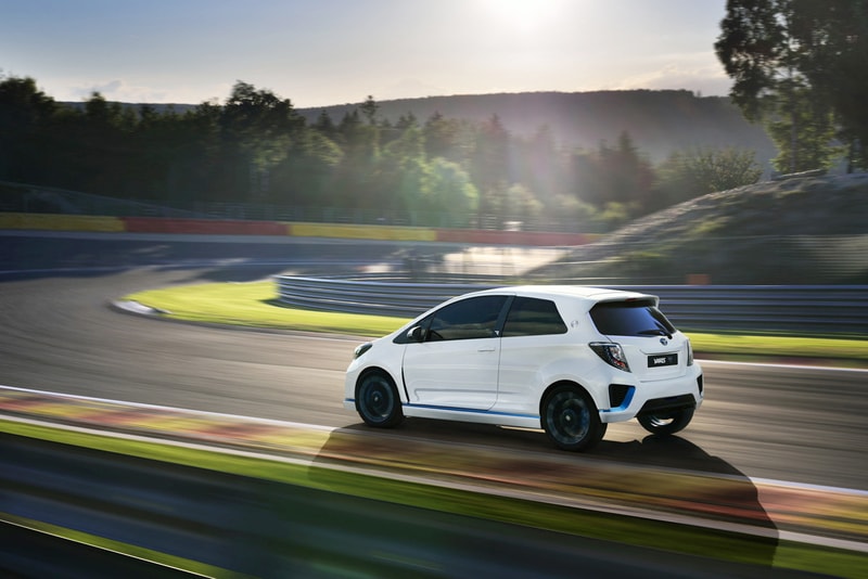 Toyota Yaris Hybrid-R
