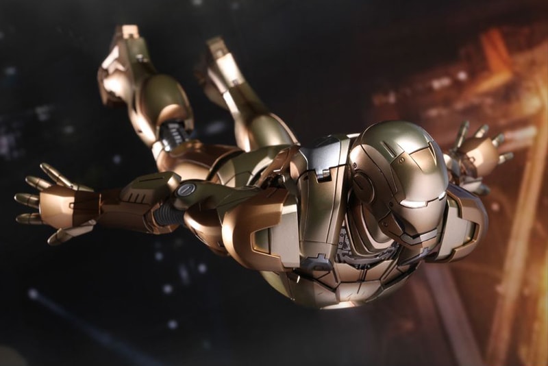 Hot Toys Iron Man 3 Mark XXI "MIDAS" Limited Edition Collectible Figure