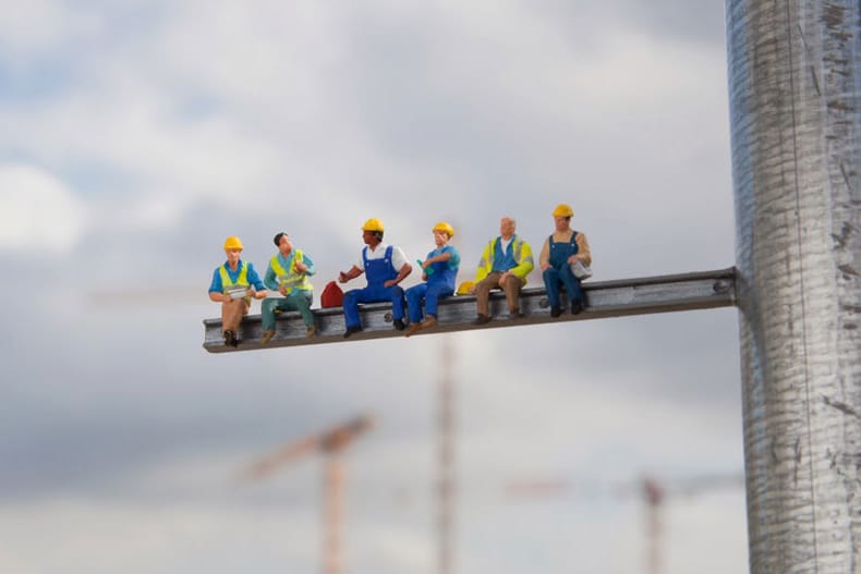 Miniature Workers by Slinkachu Raise Unemployment Awareness