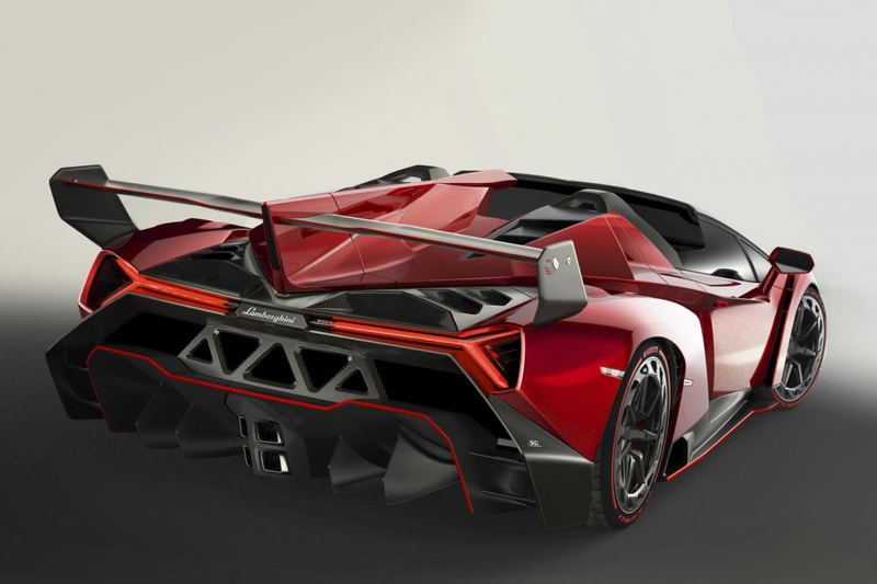 The First Look at the Lamborghini Veneno Roadster