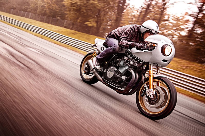 Yard Built Yamaha XJR1300 "Eau Rouge" by Deus Ex Machina Italy