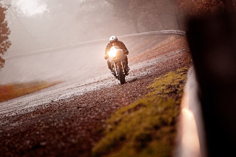 Yard Built Yamaha XJR1300 "Eau Rouge" by Deus Ex Machina Italy