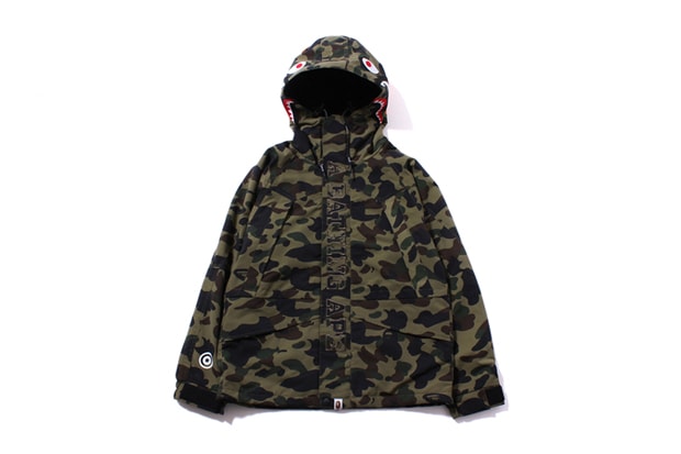 A Bathing Ape 1ST CAMO SHARK SNOW BOARD JACKET