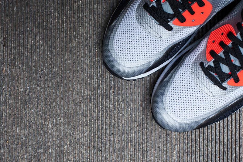 A Closer Look at the Nike Air Max Lunar90 Infrared 