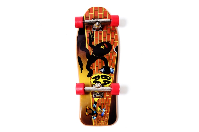 A SKATING APE Special Novelty Fingerboard