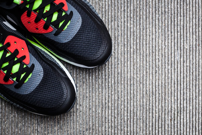 An Exclusive Look at the Nike Air Max Lunar90 Black/Cool Grey-Anthracite-Volt