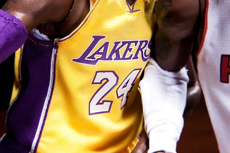 ENTERBAY Real Masterpiece NBA Collection - Kobe Bryant and LeBron James