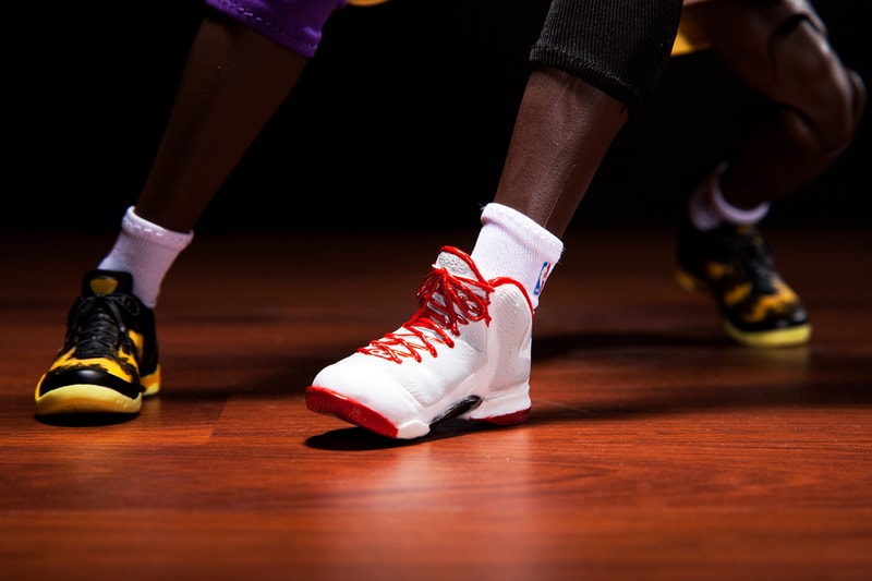 ENTERBAY Real Masterpiece NBA Collection - Kobe Bryant and LeBron James