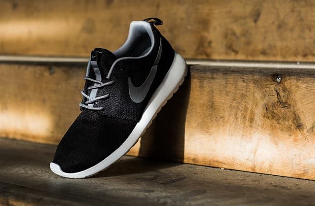 Nike Roshe Run Black/Grey