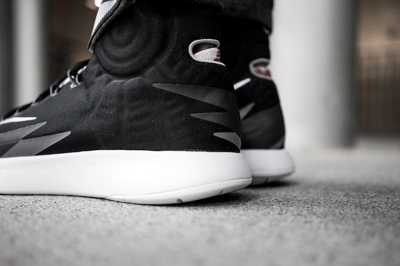 A Closer Look at the Nike Zoom HyperRev Black