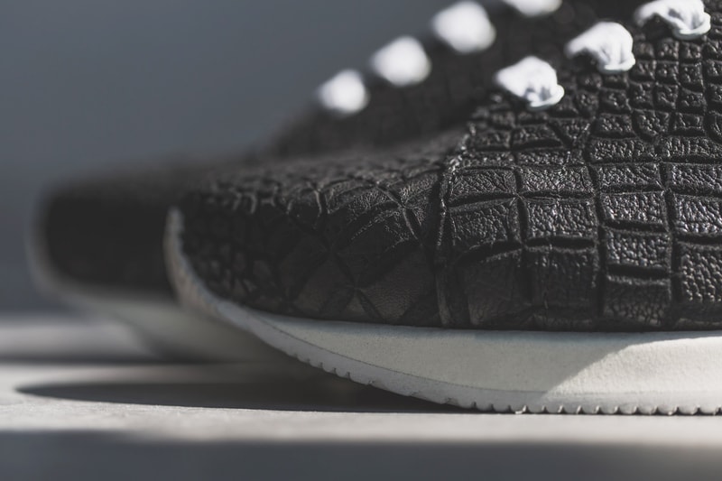 KRISVANASSCHE 2014 Spring/Summer Black Crocodile Pattern Low Sneakers