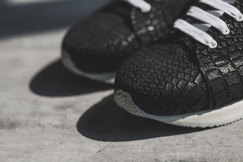 KRISVANASSCHE 2014 Spring/Summer Black Crocodile Pattern Low Sneakers