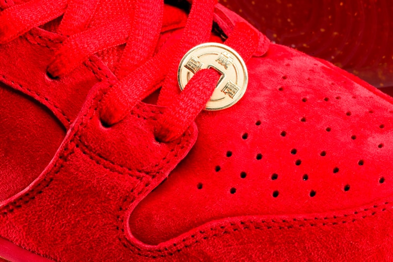 Nike SB Dunk High Premium "Red Packet"