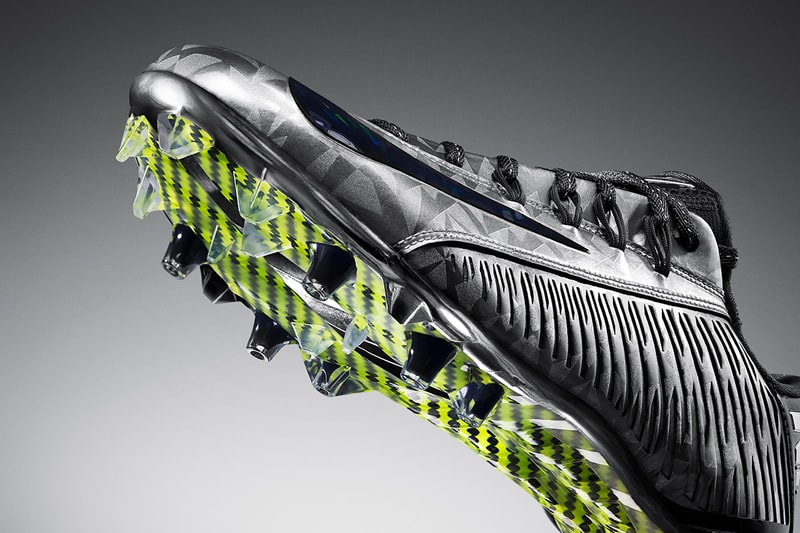 Nike Vapor Carbon 2014 Elite Football Cleat