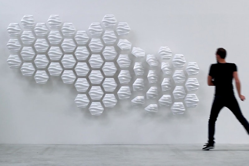 HEXI Responsive Wall by Thibaut Sld