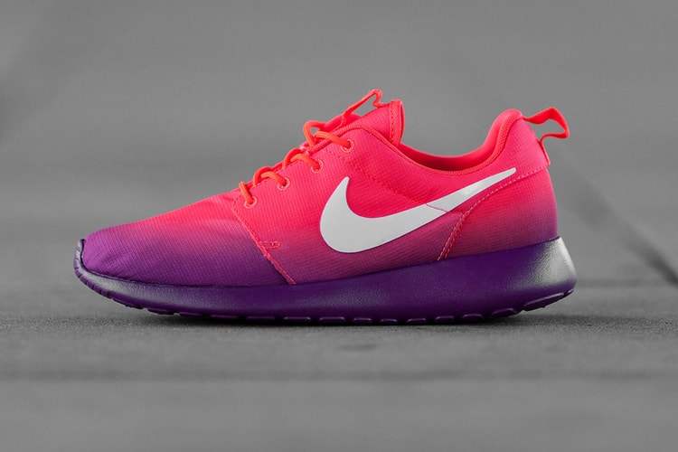 Nike WMNS Roshe Run Print Laser Crimson/White-Bright Grape