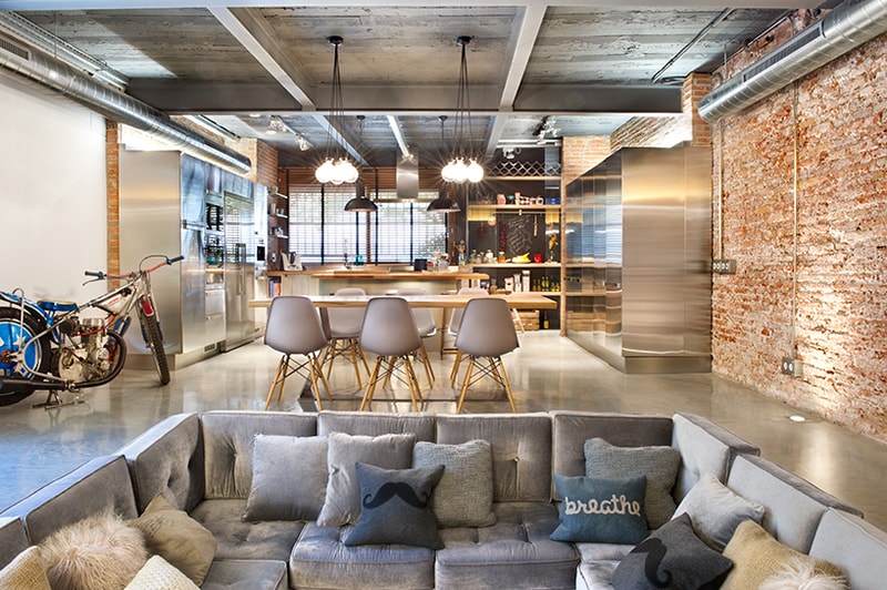 Egue and Seta Transform a Commercial Space Into a Modern Loft