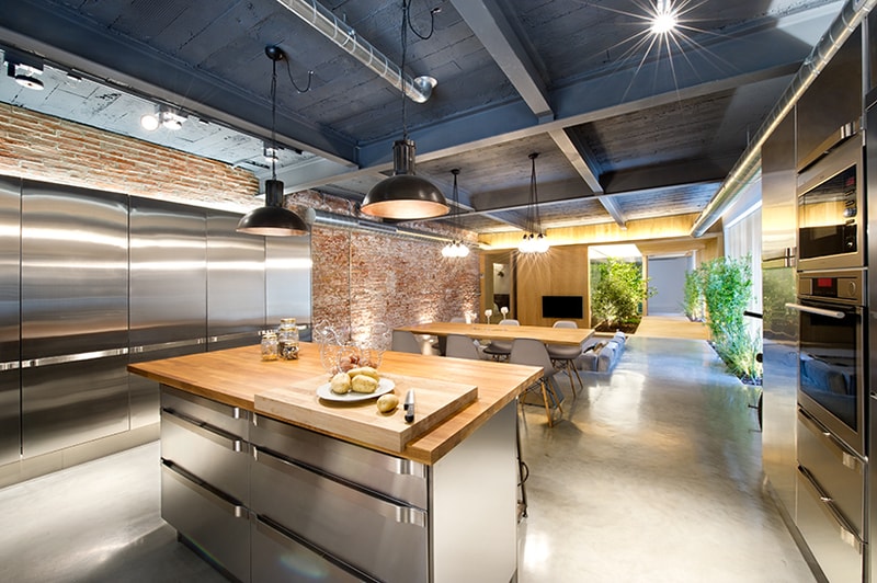 Egue and Seta Transform a Commercial Space Into a Modern Loft