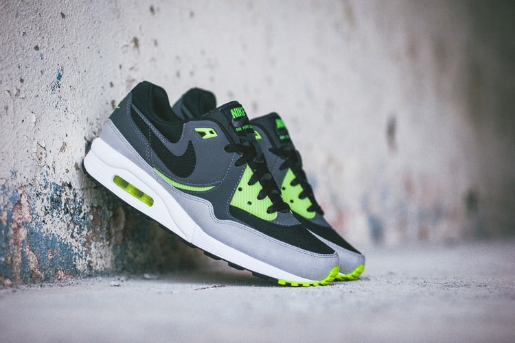 Nike Air Max Light Essential Black/Dark Grey-Volt
