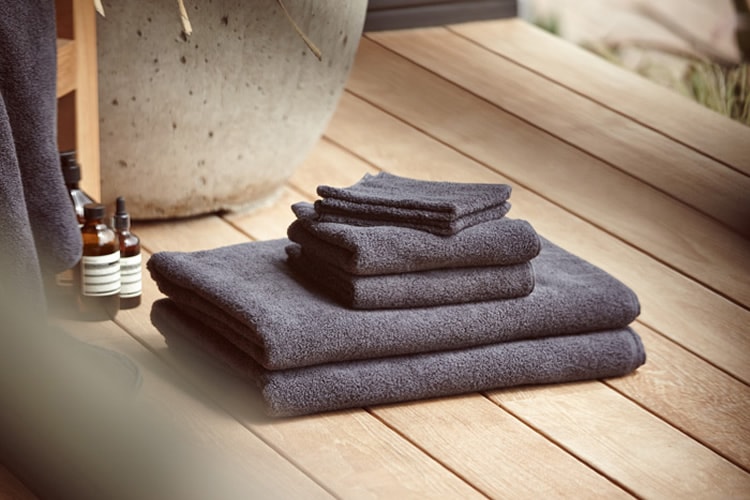 James Perse Bath Towels