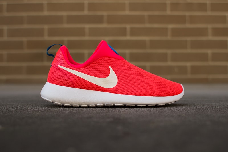 Nike Roshe Run Slip On "Laser Crimson"