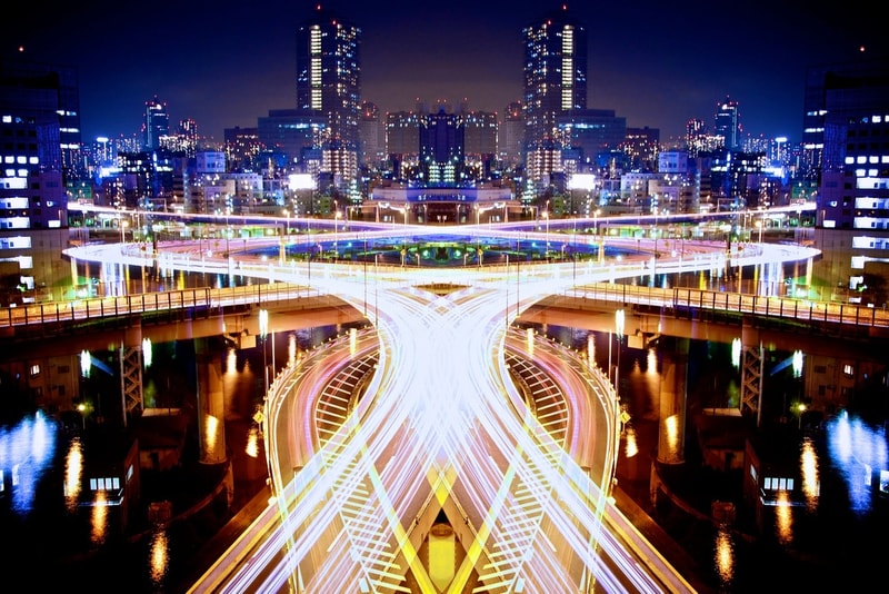 Symmetric Light Photography by Sinichi Higashi